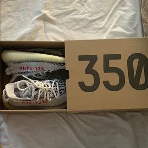 Yeezy Boost 350 V2 Zebras